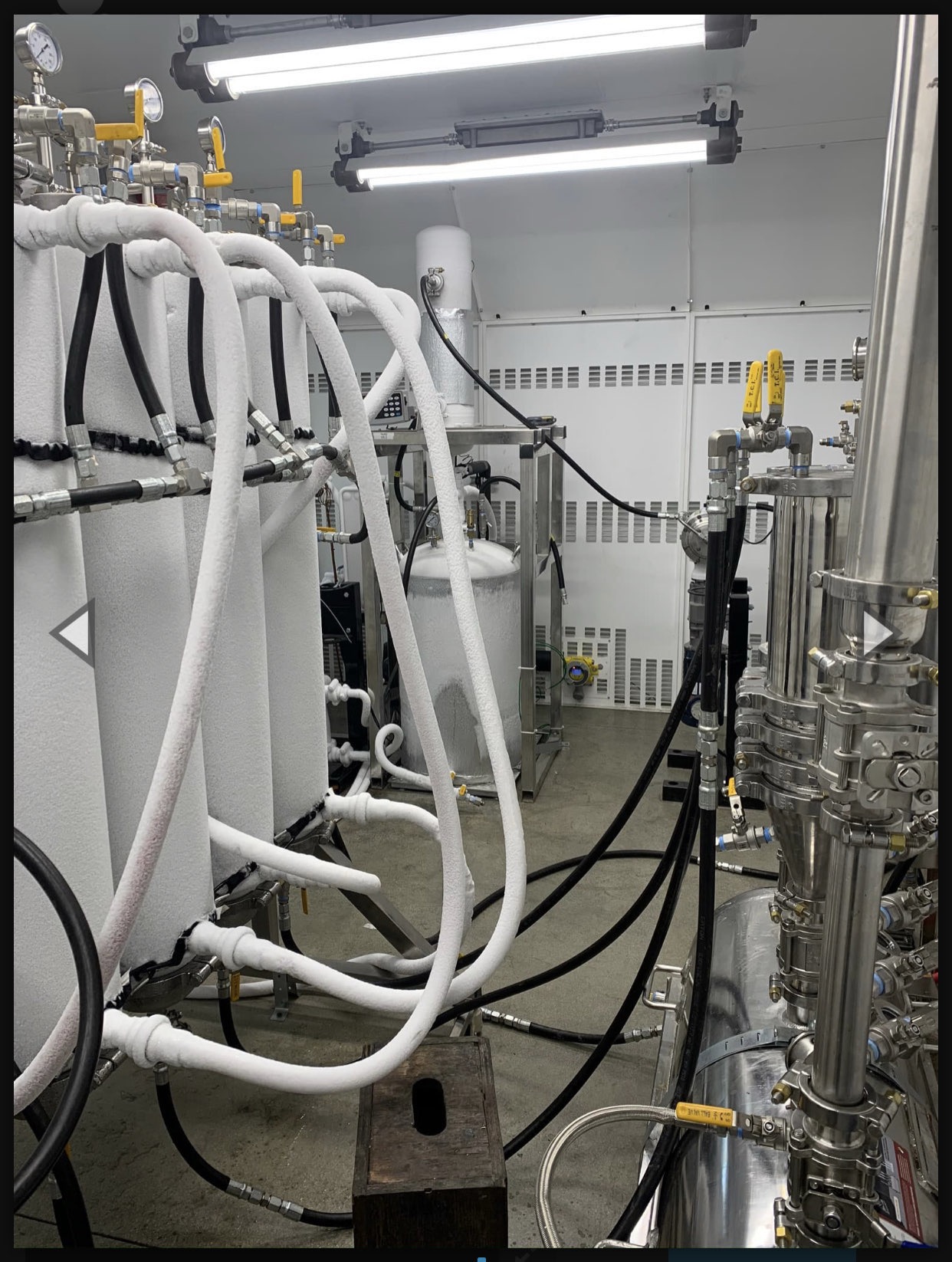 Commercial extraction lab - stainless columns and professional equipment